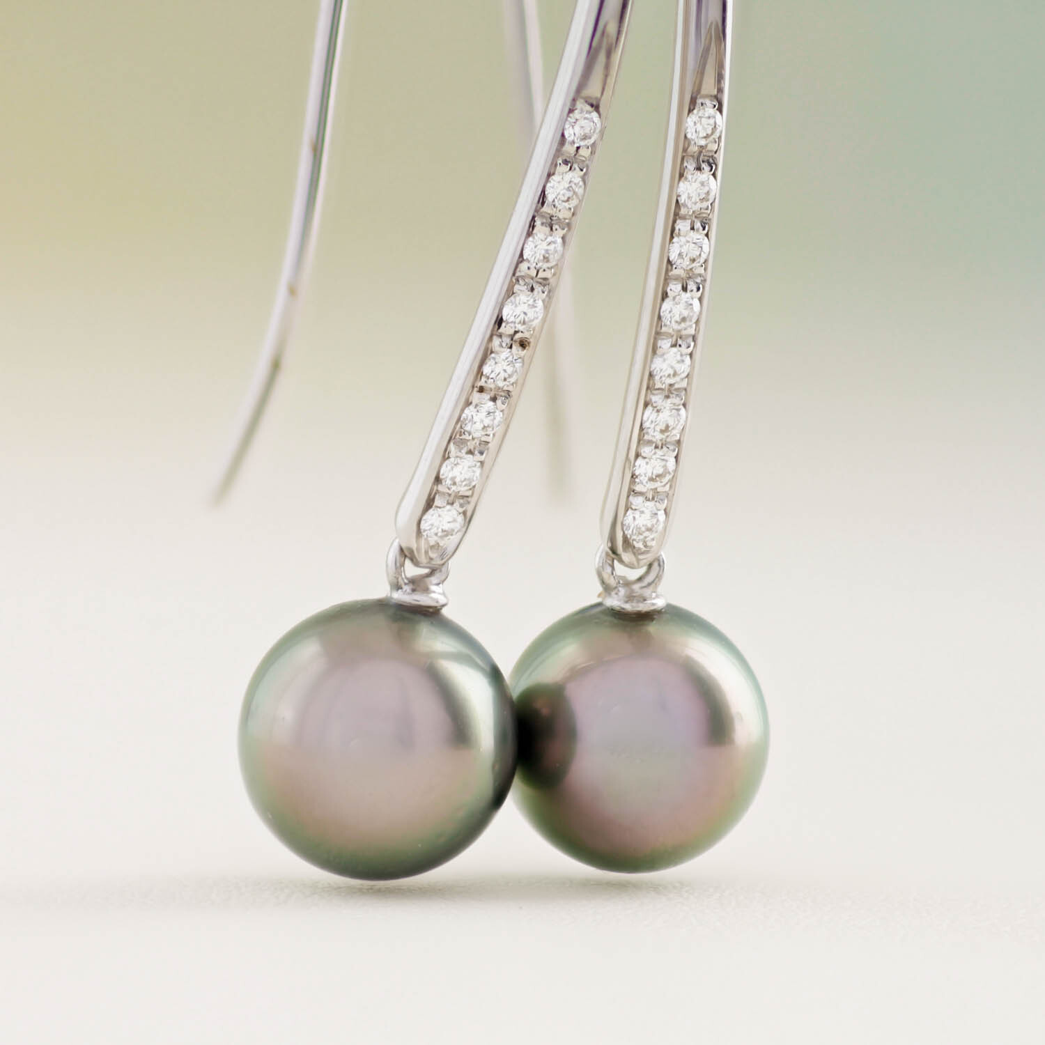 Odyssey pareloorhangers, witgoud, diamanten, Tahiti parels