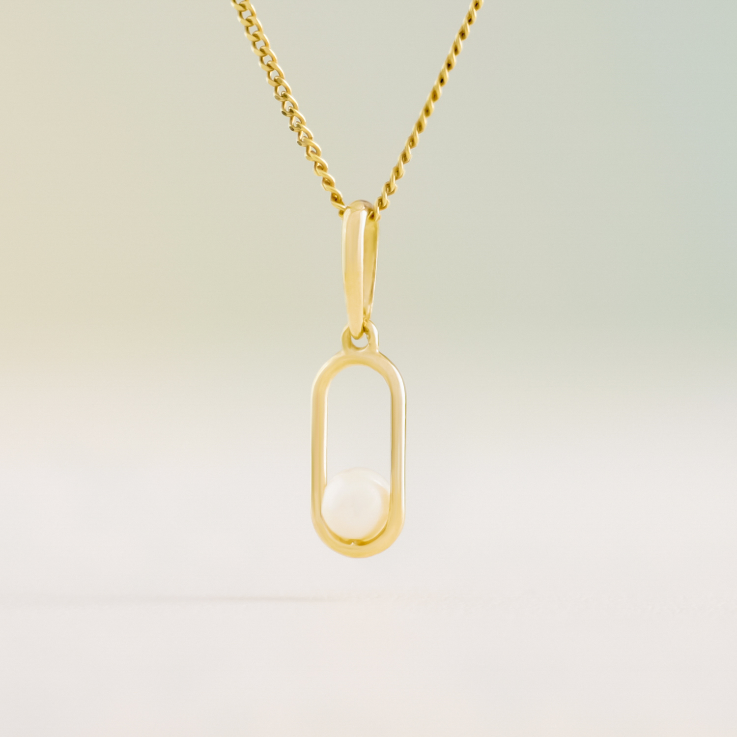 Sierra parelhanger met ketting, geelgoud, zoetwaterparel