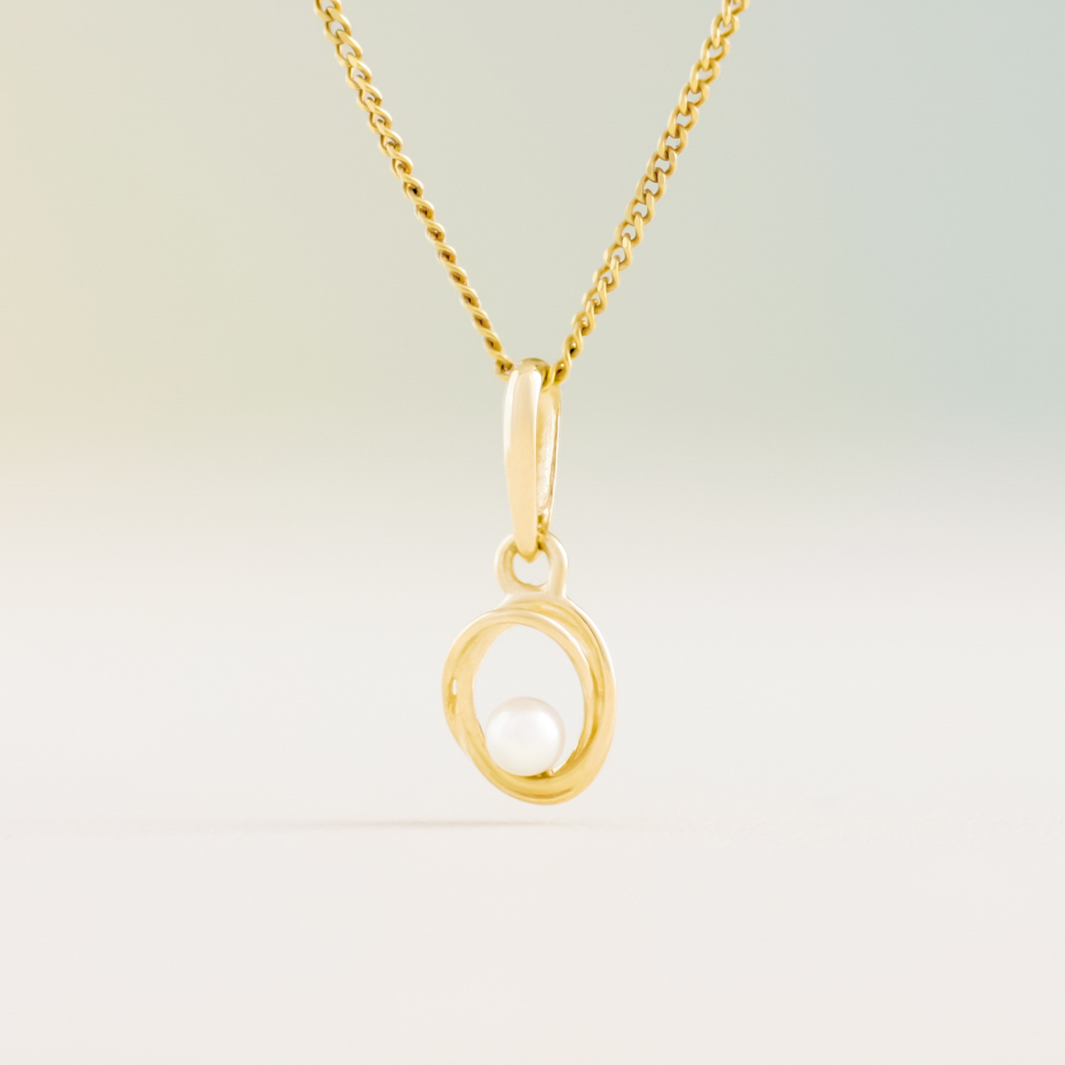 Soleil parelhanger met ketting, geelgoud, zoetwaterparel