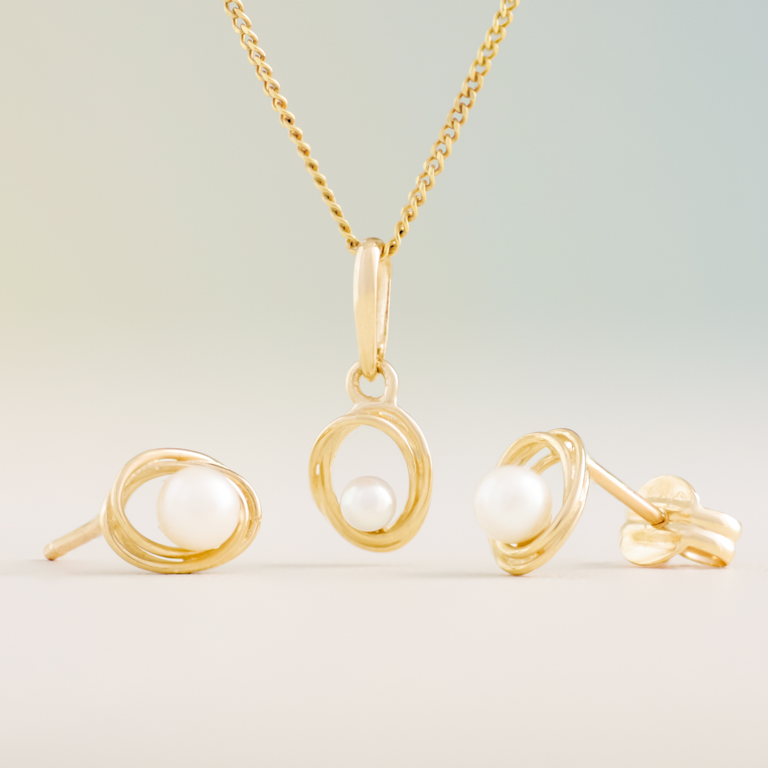 Soleil parelhanger met ketting, geelgoud, zoetwaterparel