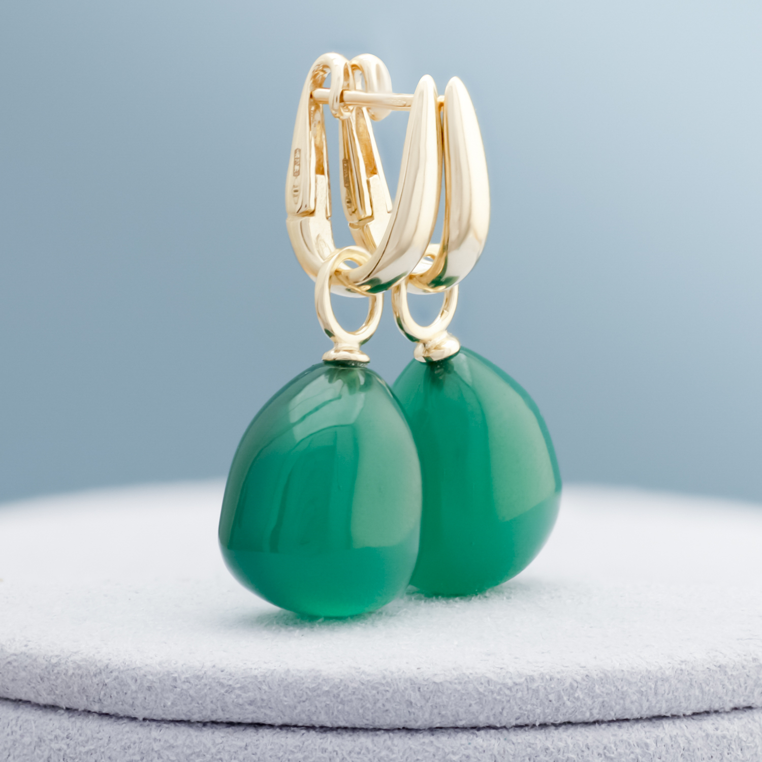 Creolen oorhangers, Onna geelgoud, Groene Onyx