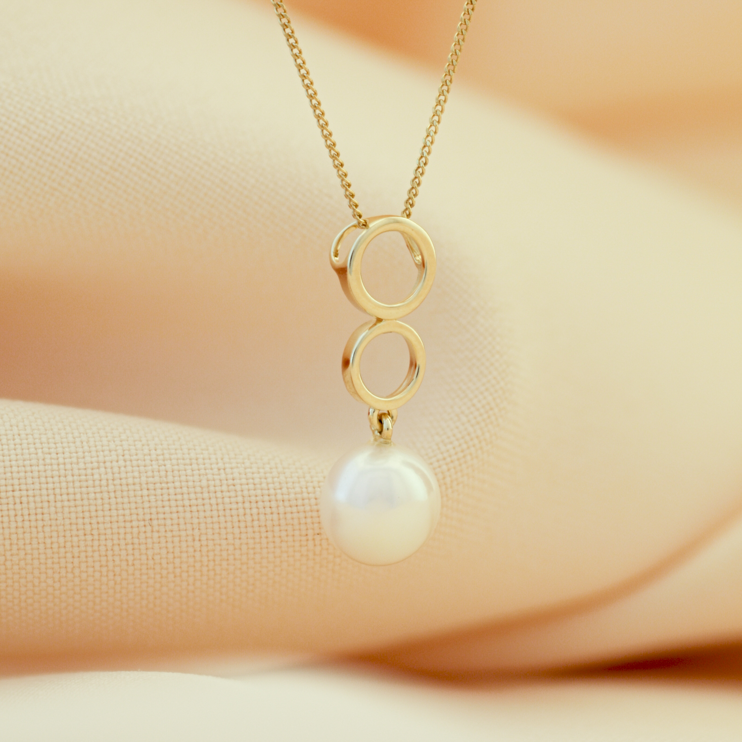 Sally parelhanger met ketting, geelgoud, zoetwaterparel