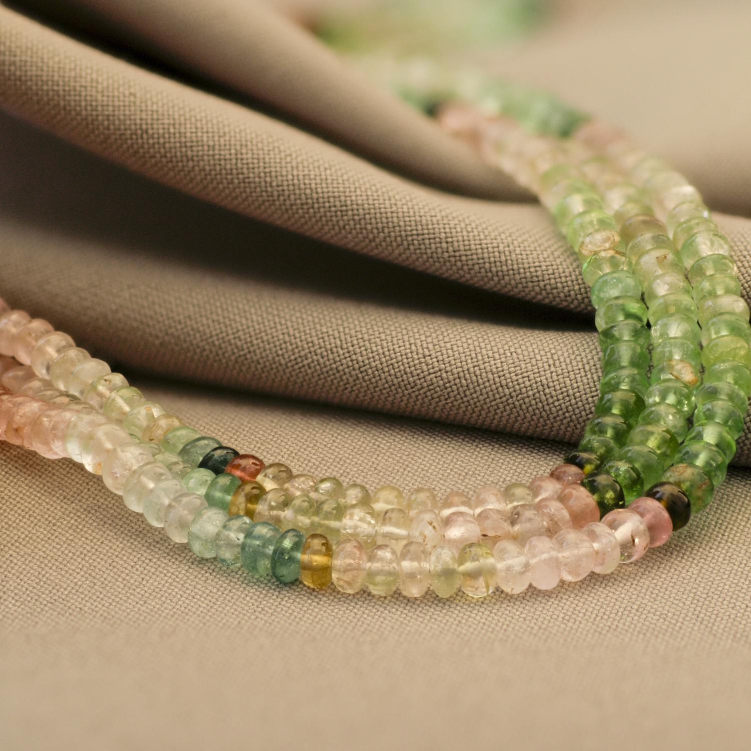 Collier, geelgoud, toermalijn