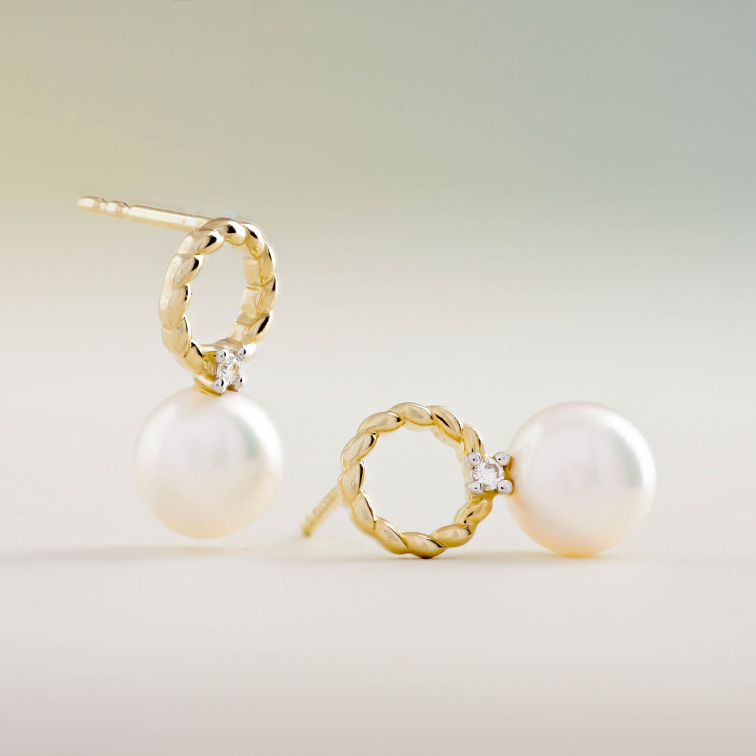 Pareloorbellen, geelgoud, diamant