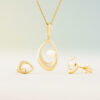 Simone parelhanger met ketting, geelgoud, zoetwaterparel